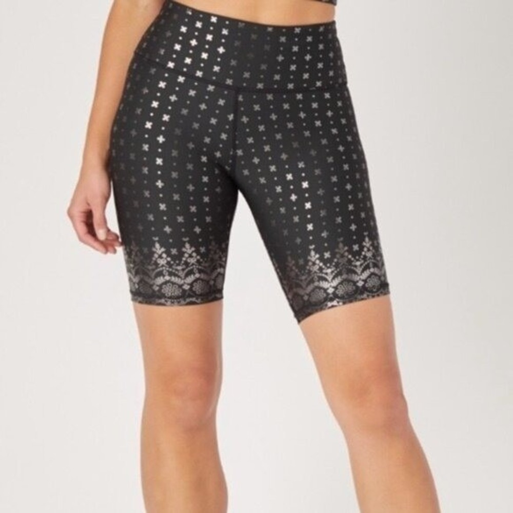 Glyder Biker Shorts Womens XS Black Metallic Silver Foil High Rise Yoga Athletic